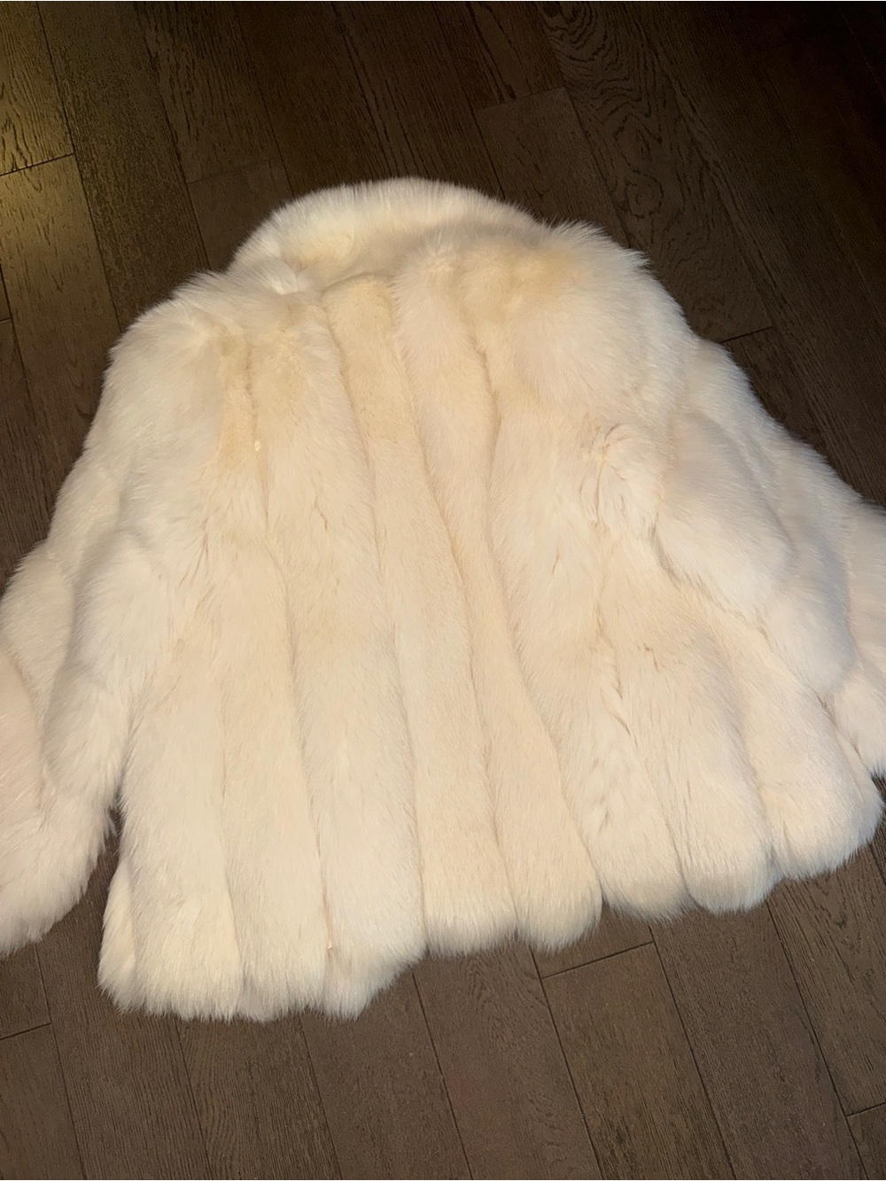 Luxury Cream Fox Fur Coat - Picture 5 of 5
